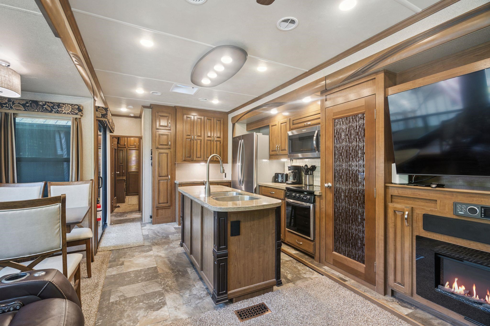 184 Pocahontas Lane, Unit 184 Rochester, NH 03867 - Photo 8 of 50