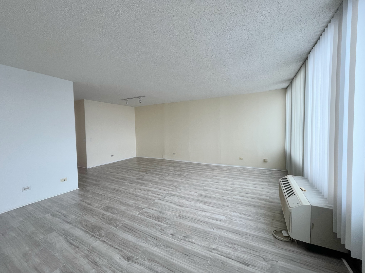 5320 North Sheridan Road, Unit 2110 Chicago, IL 60640 - Photo 4 of 17