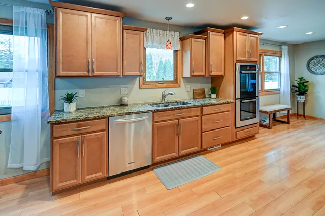 $469,900 | 1618 Angel Crest Way, Madison, WI 53716