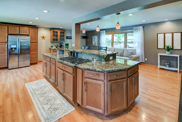 $469,900 | 1618 Angel Crest Way, Madison, WI 53716