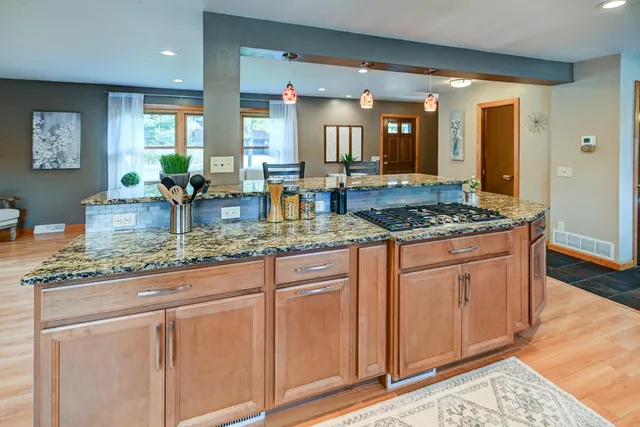 $469,900 | 1618 Angel Crest Way, Madison, WI 53716