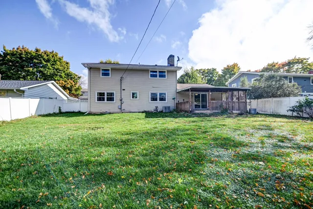 $469,900 | 1618 Angel Crest Way, Madison, WI 53716