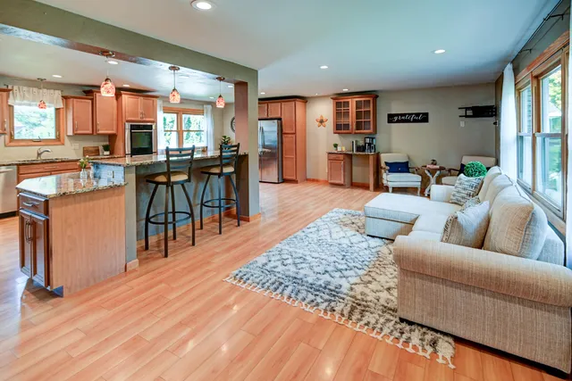 $469,900 | 1618 Angel Crest Way, Madison, WI 53716