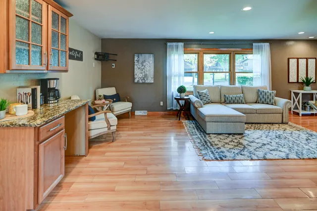 $469,900 | 1618 Angel Crest Way, Madison, WI 53716