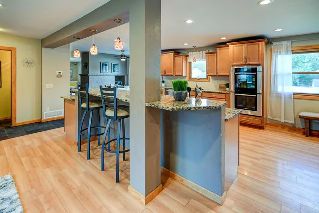 $469,900 | 1618 Angel Crest Way, Madison, WI 53716