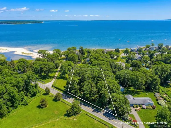 $995,000 | 10100 New Suffolk Avenue, Cutchogue, NY 11935