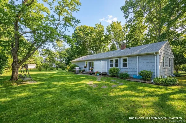 $995,000 | 10100 New Suffolk Avenue, Cutchogue, NY 11935