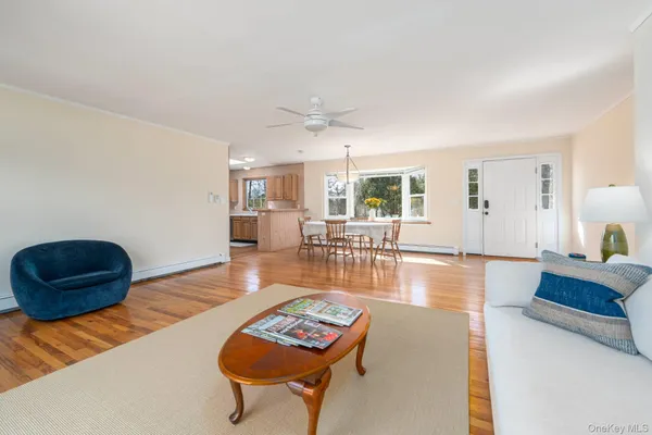 $995,000 | 10100 New Suffolk Avenue, Cutchogue, NY 11935