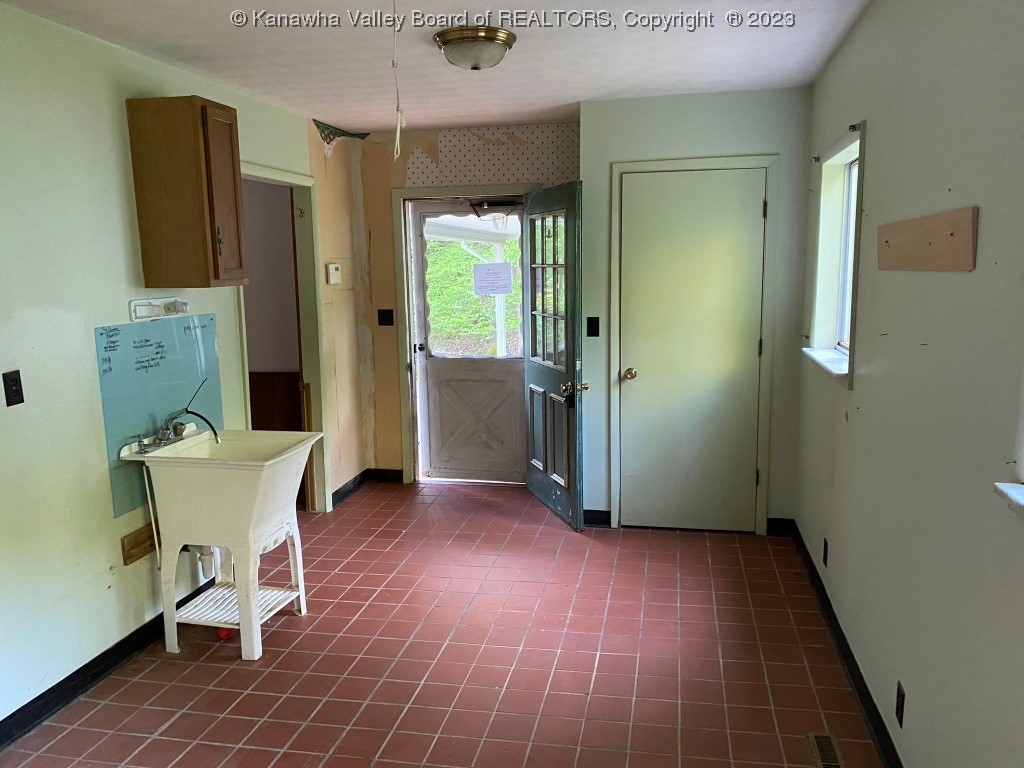 529 Bryan Br Road St. Albans, WV 25177 - Photo 25 of 40 Gallery Image 25