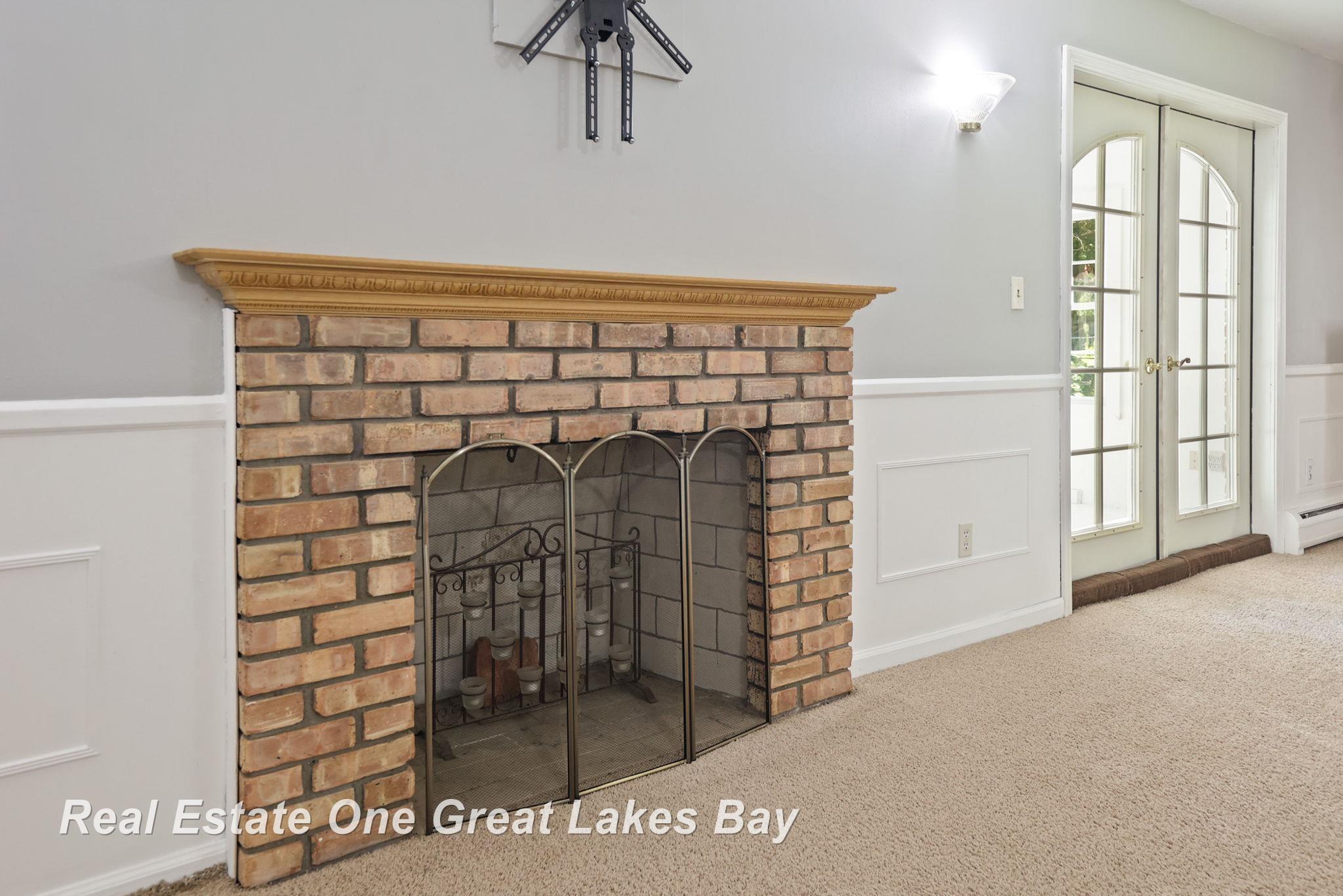 8036 Ohern Road Saginaw, MI 48609 - Photo 9 of 48 FIRE PLACE