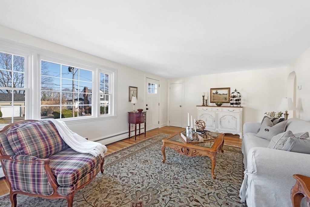 7 Nason Road Saugus, MA 01906 - Photo 4 of 34 Gallery Image 4