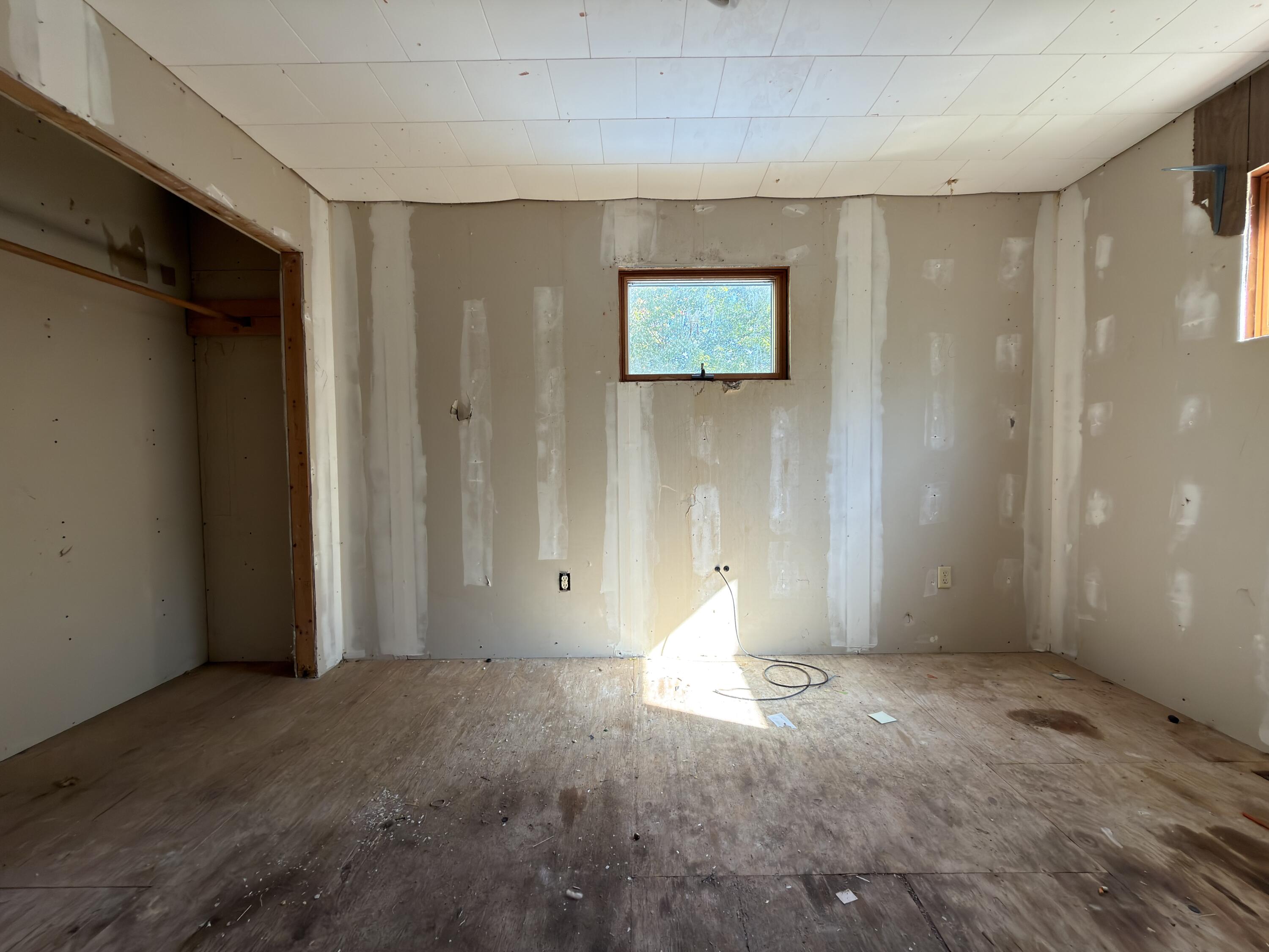 290 Carvell Road Mapleton, ME 04757 - Photo 14 of 18 IMG_6674