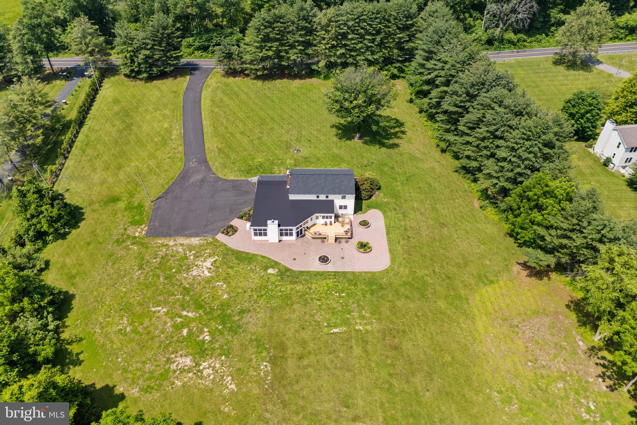 1602 Harbourton Rocktown Road Lambertville, NJ 08530 - Photo 4 of 28