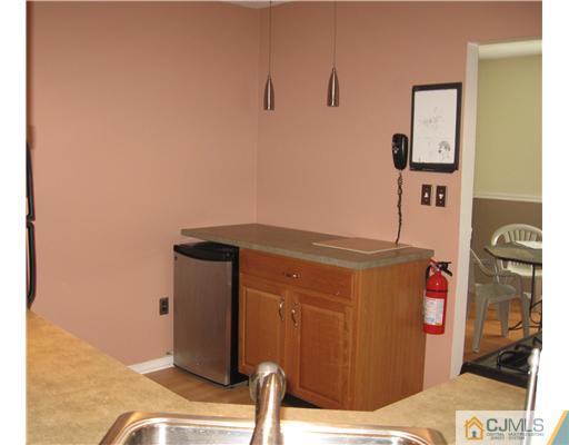 36 Farnham Square Sayreville, NJ 08859 - Photo 4 of 16 a utility room with dryer and washer