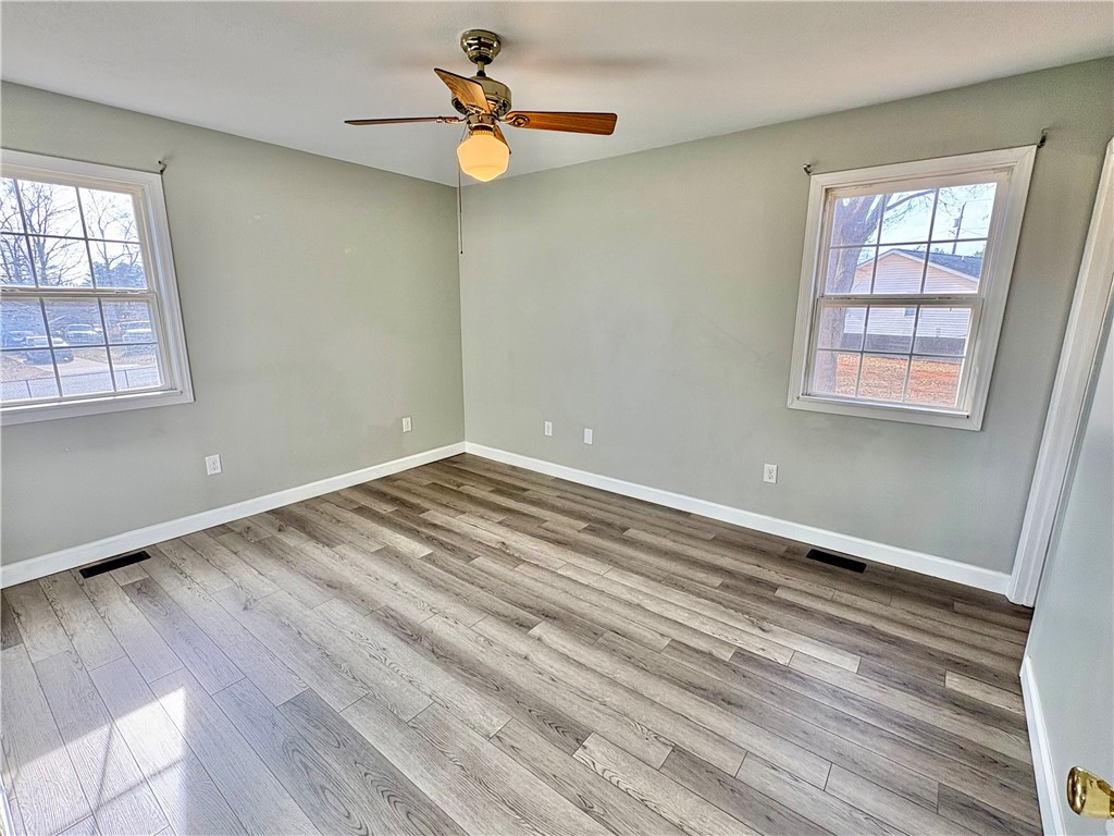 2301 Rolling Green Road Anderson, SC 29621 - Photo 11 of 32