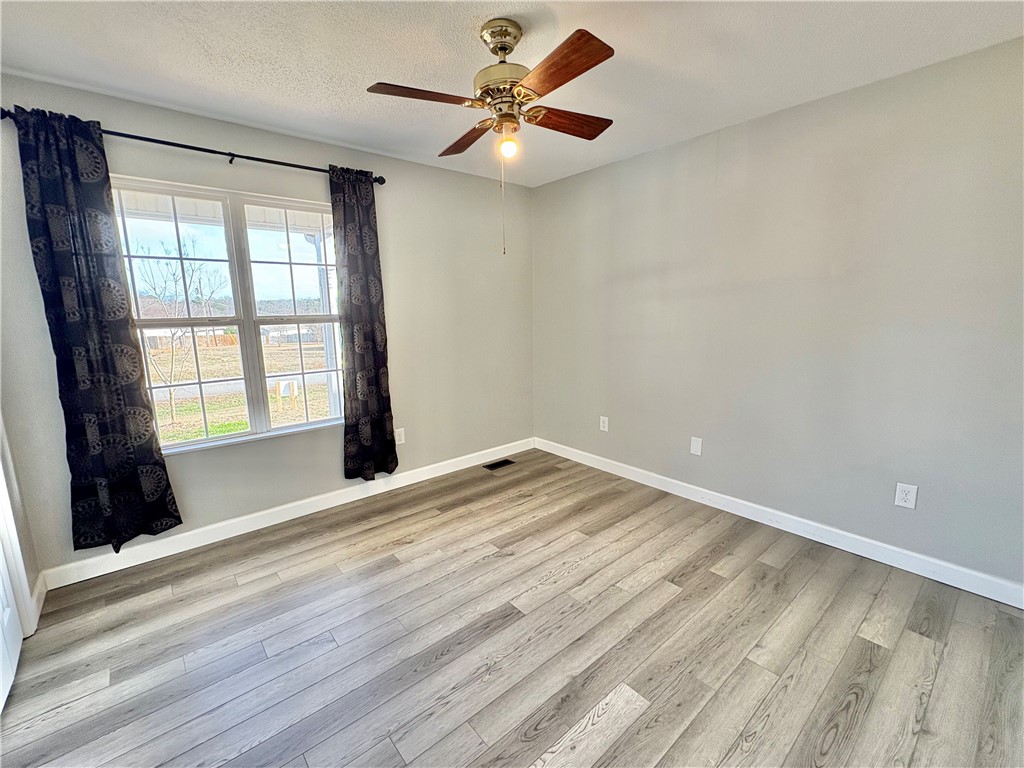 2301 Rolling Green Road Anderson, SC 29621 - Photo 15 of 32