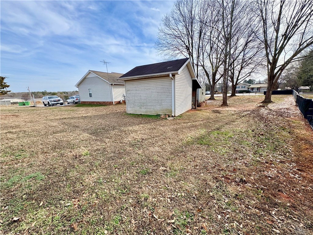 2301 Rolling Green Road Anderson, SC 29621 - Photo 27 of 32