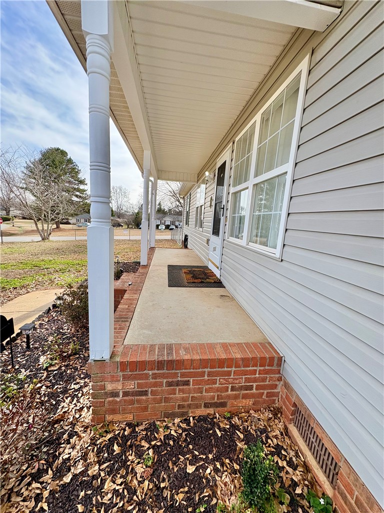 2301 Rolling Green Road Anderson, SC 29621 - Photo 30 of 32