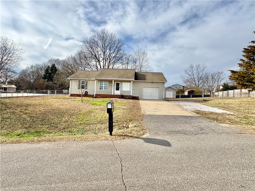 2301 Rolling Green Road Anderson, SC 29621 - Photo 31 of 32