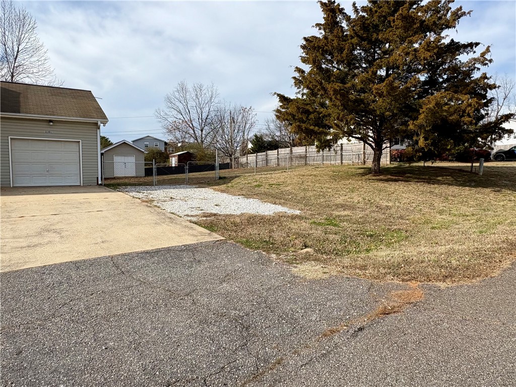 2301 Rolling Green Road Anderson, SC 29621 - Photo 32 of 32