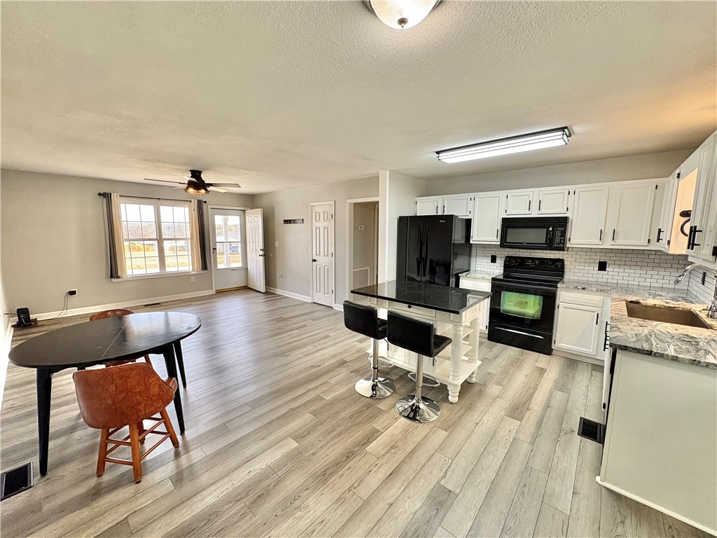 2301 Rolling Green Road Anderson, SC 29621 - Photo 5 of 32