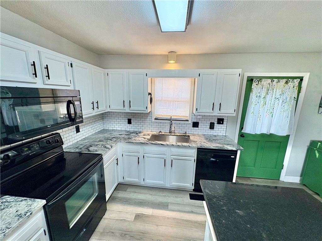 2301 Rolling Green Road Anderson, SC 29621 - Photo 6 of 32