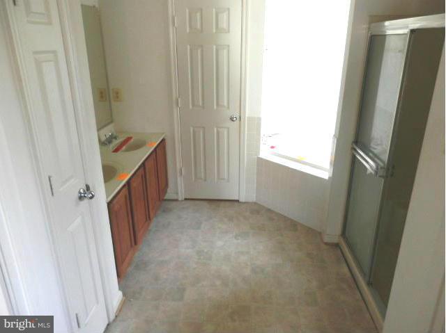 2445 Rabbits Run Street Waldorf, MD 20601 - Photo 11 of 20 Bath (Master)