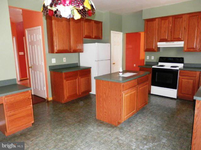 2445 Rabbits Run Street Waldorf, MD 20601 - Photo 6 of 20 Kitchen