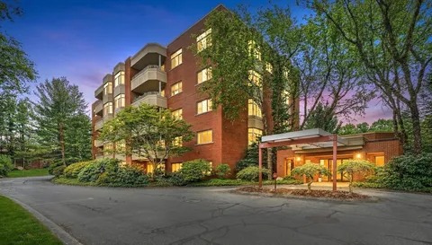 $2,200,000 | 99-60 Florence Street, Unit 3D, Newton, MA 02467