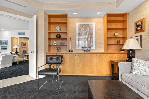 $2,200,000 | 99-60 Florence Street, Unit 3D, Newton, MA 02467