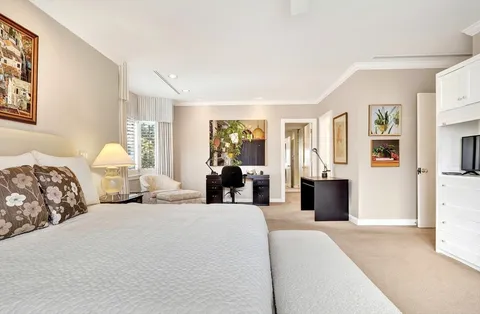 $2,200,000 | 99-60 Florence Street, Unit 3D, Newton, MA 02467