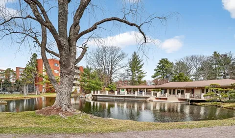 $2,200,000 | 99-60 Florence Street, Unit 3D, Newton, MA 02467