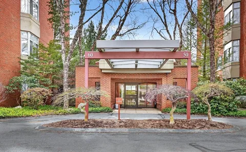 $2,200,000 | 99-60 Florence Street, Unit 3D, Newton, MA 02467
