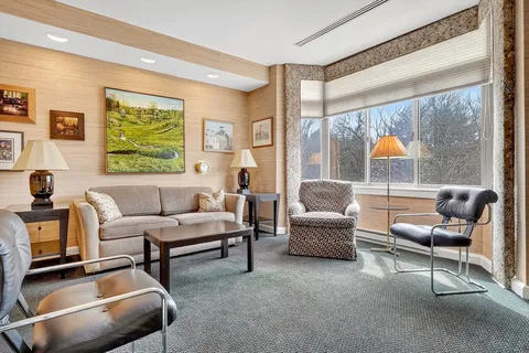 $2,200,000 | 99-60 Florence Street, Unit 3D, Newton, MA 02467