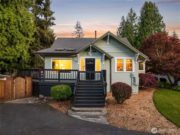 $880,000 | 8920 240th Street Southwest, Edmonds, WA 98026