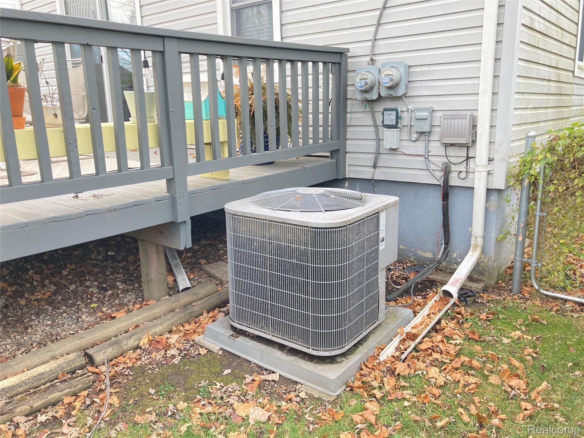 1458 Oakley Road Clawson, MI 48017 - Photo 8 of 32 AC unit