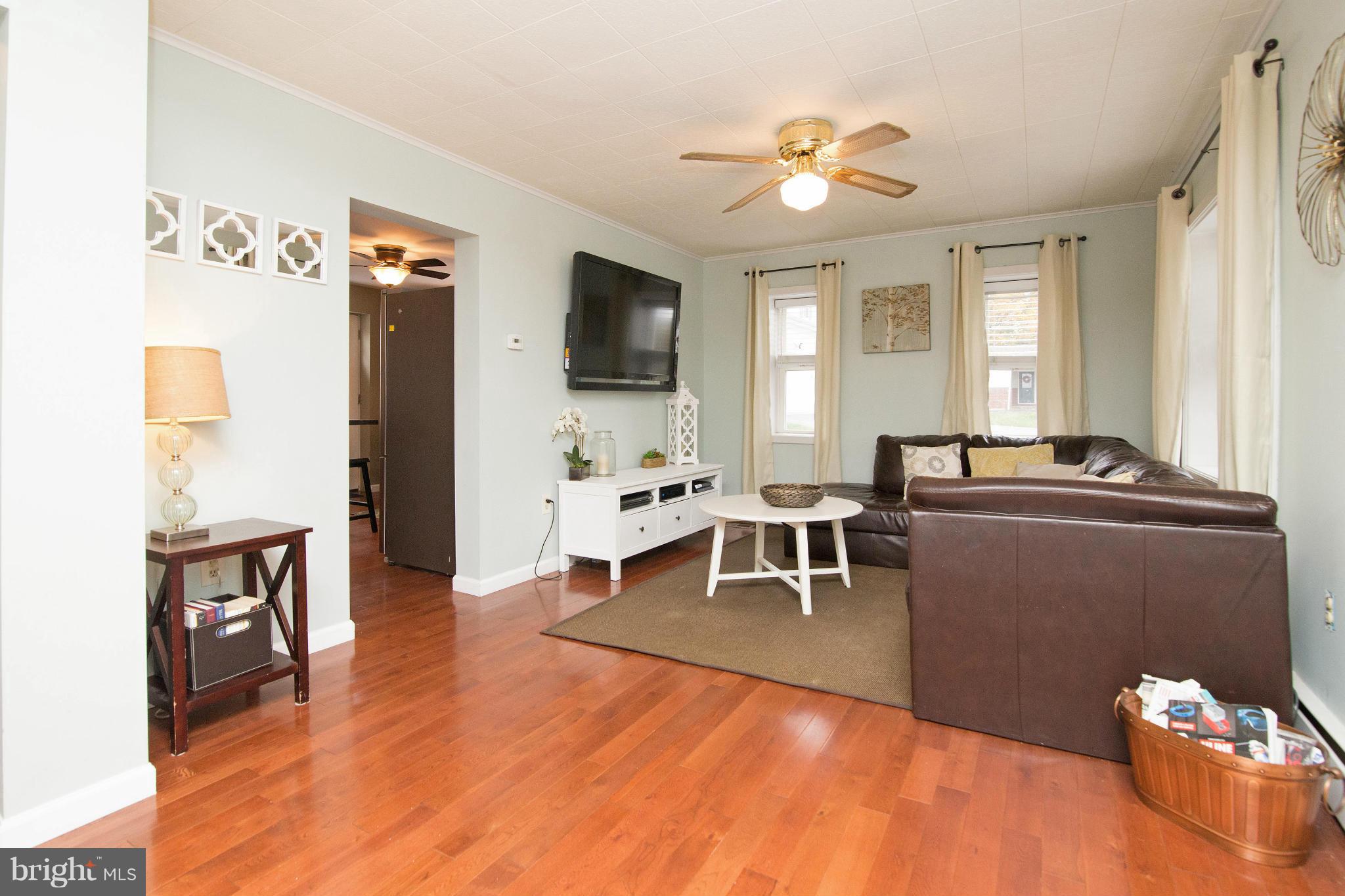 4501 Louisville Road Finksburg, MD 21048 - Photo 7 of 30 Living Room