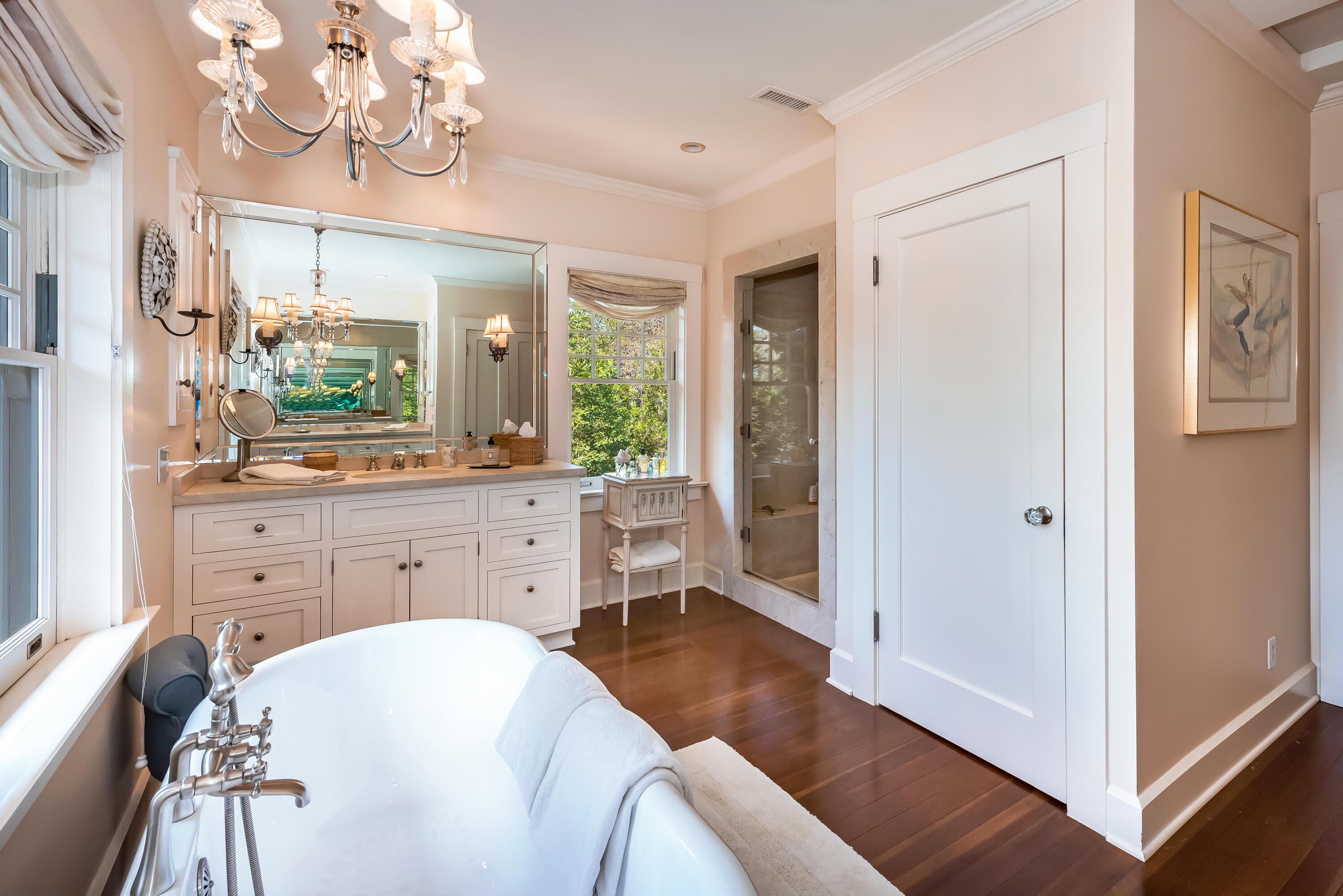 287 Middle Road Montecito, CA 93108 - Photo 12 of 25 Middle287.PrimaryBath1