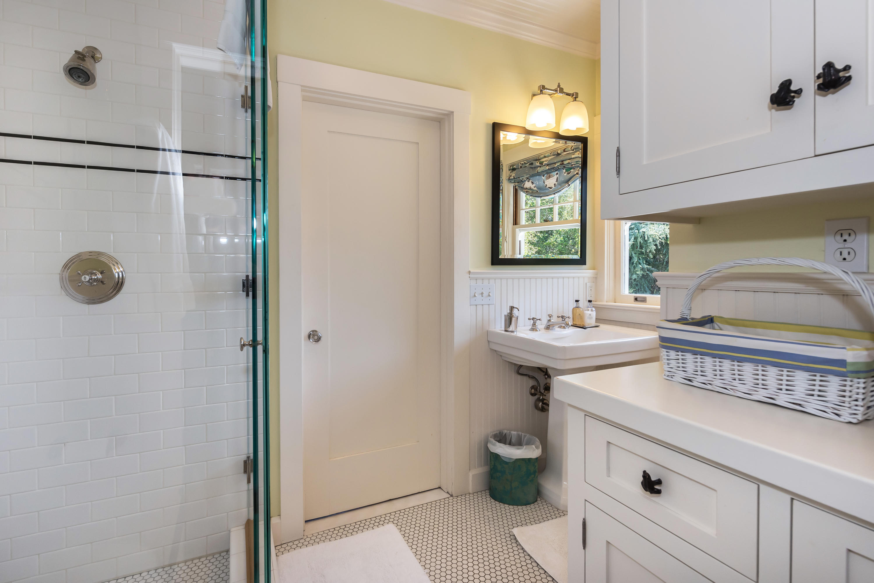 287 Middle Road Montecito, CA 93108 - Photo 16 of 25 Middle287.Bedroom2_3Bath