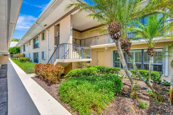 $375,000 | 13 Southeast Turtle Creek Drive, Jupiter, FL 33469