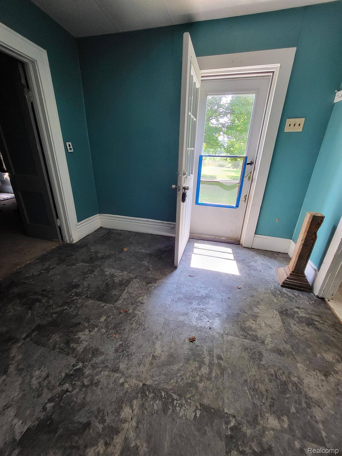 4865 North Eager Road Howell, MI 48855 - Photo 35 of 66 Mud room entrance by kitchen
