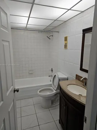 $2,300 | 10090 Northwest 80th Court, Unit 1350, Hialeah Gardens, FL 33016