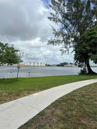 $2,300 | 10090 Northwest 80th Court, Unit 1350, Hialeah Gardens, FL 33016