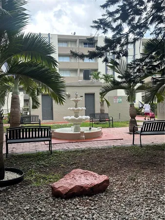 $2,300 | 10090 Northwest 80th Court, Unit 1350, Hialeah Gardens, FL 33016