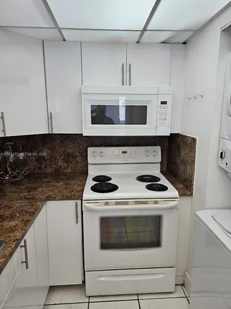 $2,300 | 10090 Northwest 80th Court, Unit 1350, Hialeah Gardens, FL 33016