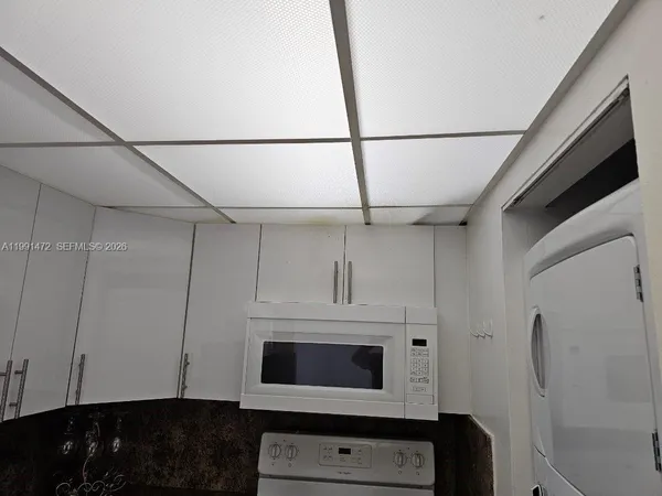 $2,300 | 10090 Northwest 80th Court, Unit 1350, Hialeah Gardens, FL 33016