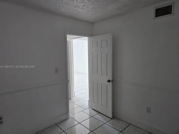 $2,300 | 10090 Northwest 80th Court, Unit 1350, Hialeah Gardens, FL 33016