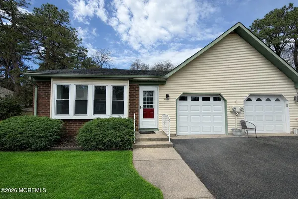 $2,450 | 8 A Canton Drive, Unit 8A, Whiting, NJ 08759