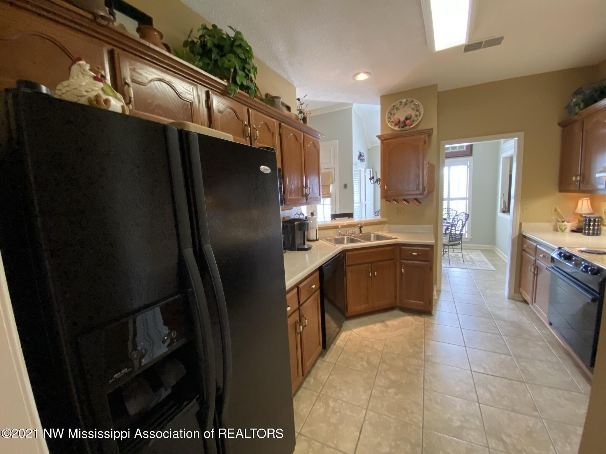3094 Country Club Road Senatobia, MS 38668 - Photo 15 of 47 1533B6B4-E4BE-4C89-9DF0-C08DBBB63955