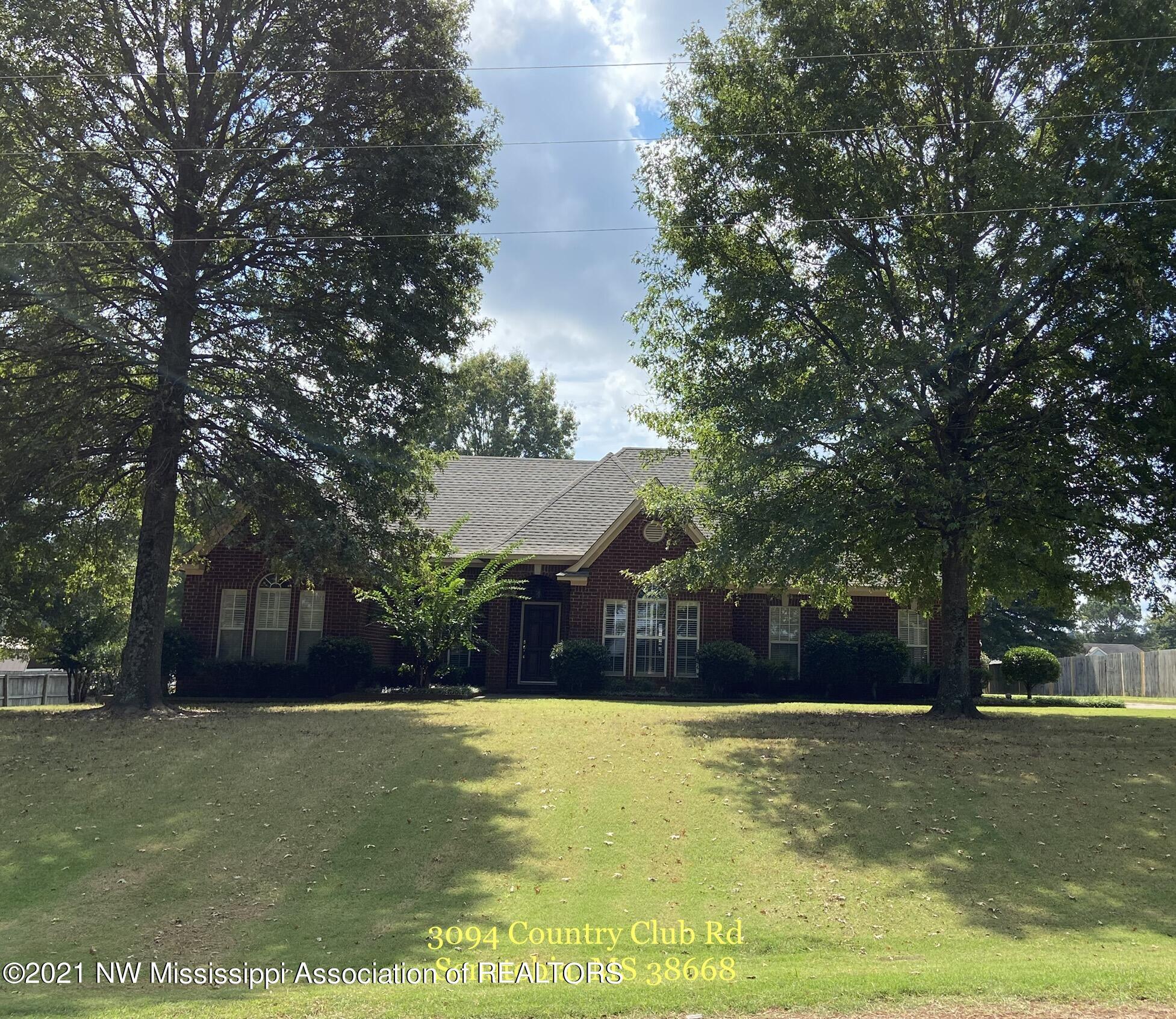 3094 Country Club Road Senatobia, MS 38668 - Photo 2 of 47 C9BA324D-C31B-4496-8CC7-EEFC9B70A5DF